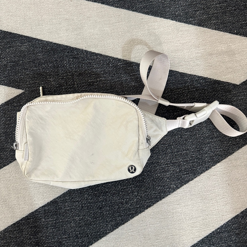 Lulu Townsend Cream Crossbody Bag